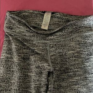 Ivivva size 10 girls Leggins by Lululemon